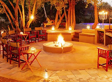 Tambuti Lodge bome dinner