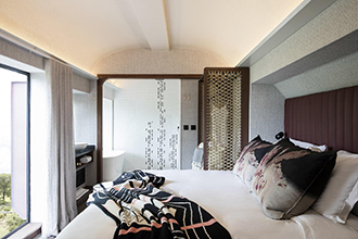 Kruger Shalati train on the bridge