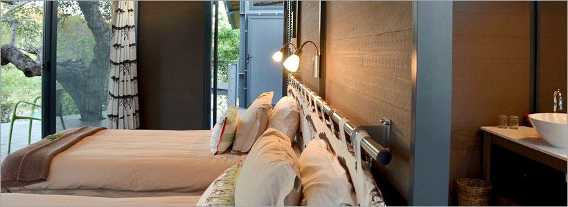 Greenfire Lodge luxury accommodation overlooking the Mohlabetsi riverbed