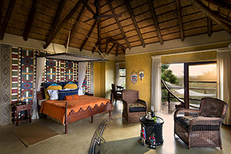 Makumu Private Game Lodge with Go Safari